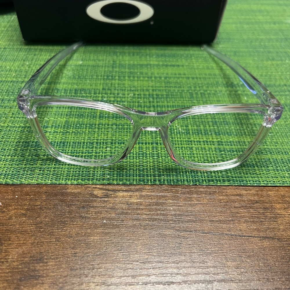 Oakley Centerboard (55) Clear